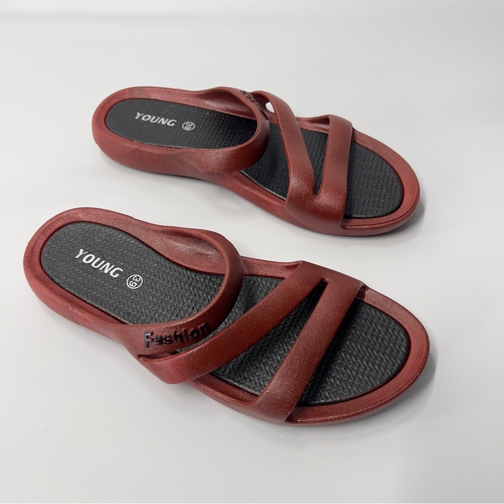 YOUNG Fashion Sandals size 39 US 8.5 Maroon  Rubber Red Beach Sandals